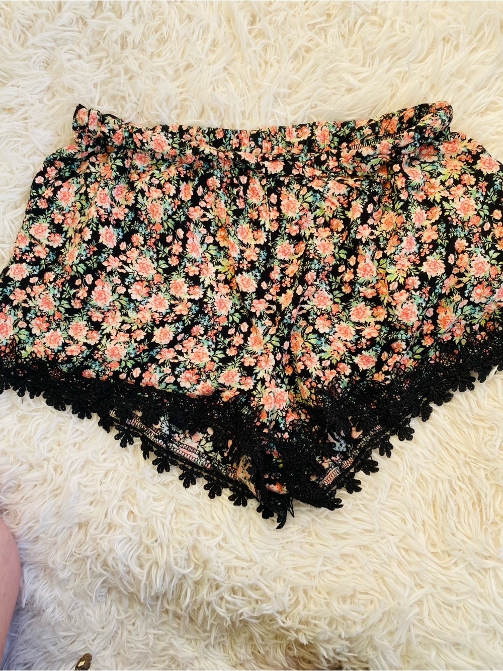 Ambiance Floral Pull On Shorts Black Lace Trim Boho Festival Size M